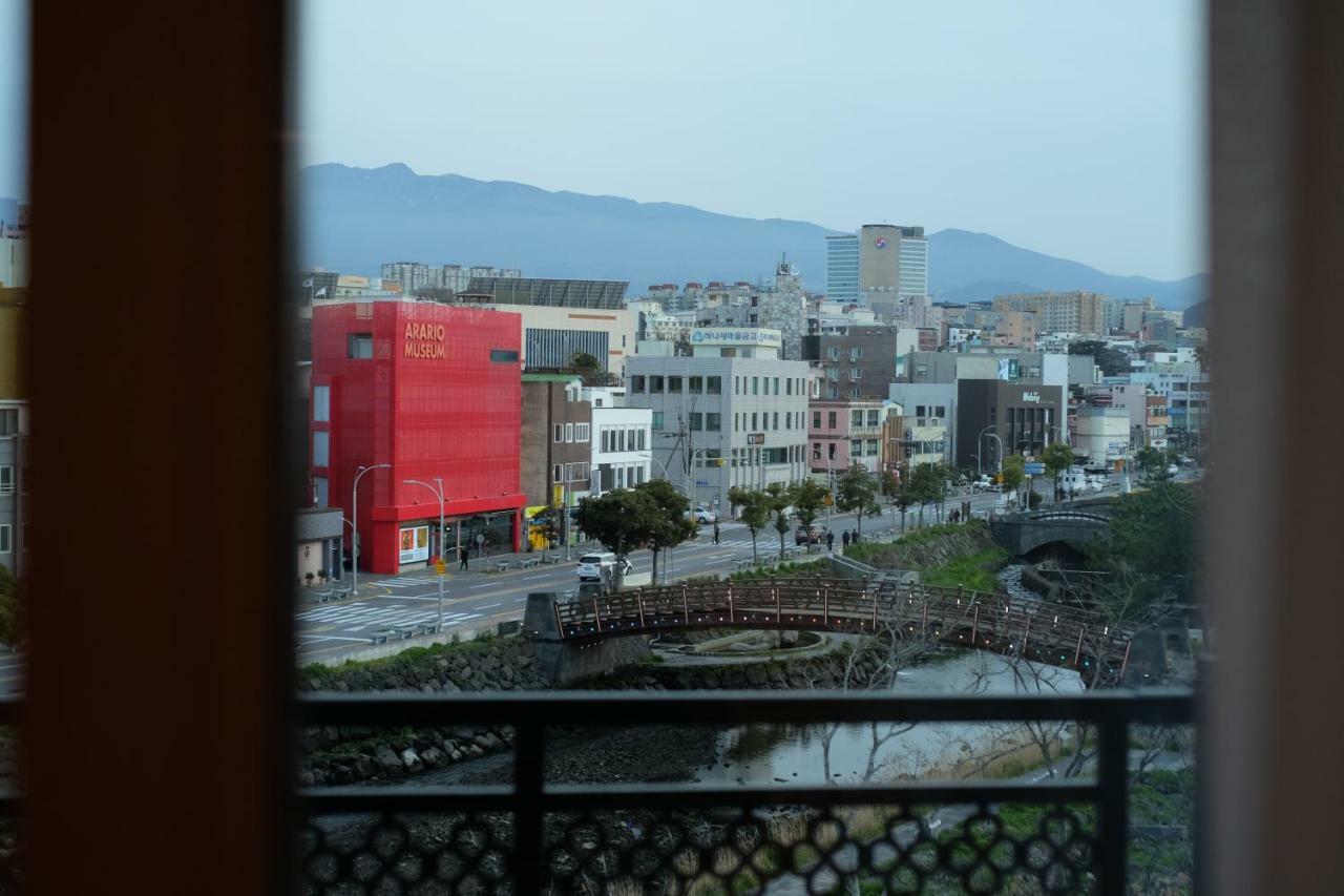 Hotel Bed Radio Dongmoon Jeju Esterno foto